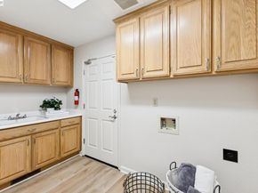 674 Crystal Ct, Pleasanton CA 94566