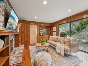 34 Sherwood Ct, Moraga CA 94556