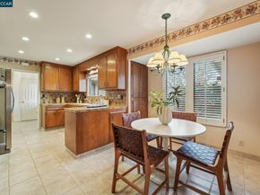 34 Sherwood Ct, Moraga CA 94556