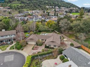 34 Sherwood Ct, Moraga CA 94556