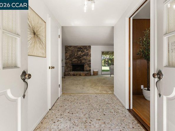 32 Lancaster Ct, Walnut Creek CA 94595