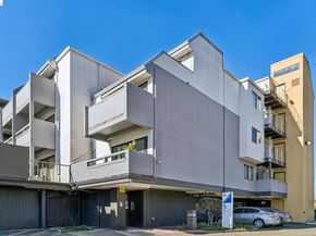 5 Embarcadero 129, Oakland CA 94607