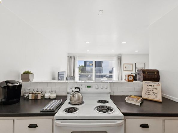 5 Embarcadero 129, Oakland CA 94607