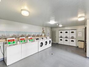 5 Embarcadero 129, Oakland CA 94607