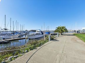 5 Embarcadero 129, Oakland CA 94607