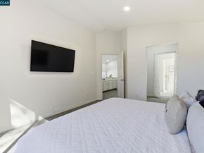 2875 Parkway Dr, Martinez CA 94553