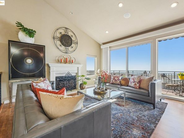 105 Starview Ct, Oakland CA 94618