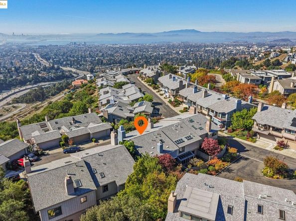 105 Starview Ct, Oakland CA 94618
