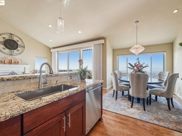 105 Starview Ct, Oakland CA 94618