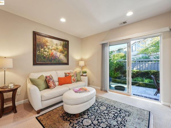 105 Starview Ct, Oakland CA 94618