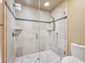 105 Starview Ct, Oakland CA 94618