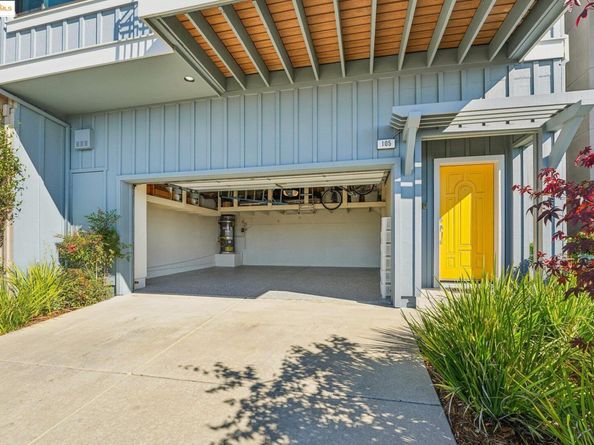 105 Starview Ct, Oakland CA 94618