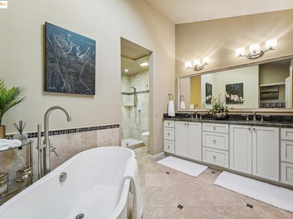 105 Starview Ct, Oakland CA 94618