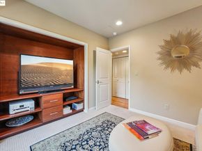 105 Starview Ct, Oakland CA 94618