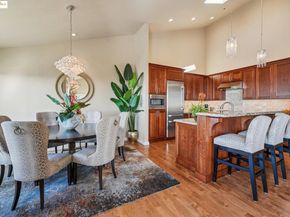 105 Starview Ct, Oakland CA 94618