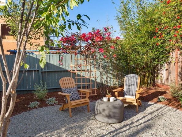 558 North St, Oakland CA 94609