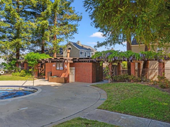 35 Leonard Ct, Alameda CA 94502