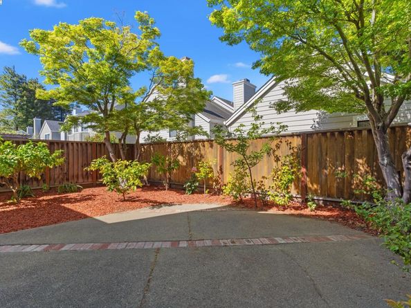 35 Leonard Ct, Alameda CA 94502