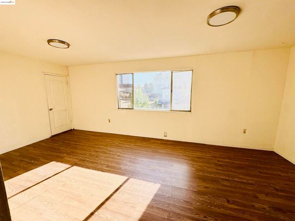 220 International Blvd, Oakland CA 94606