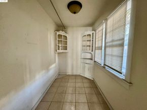 220 International Blvd, Oakland CA 94606