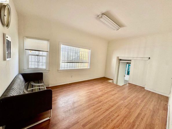 220 International Blvd, Oakland CA 94606