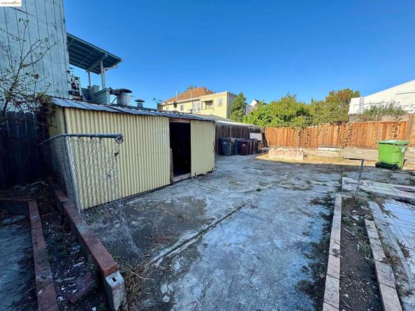 220 International Blvd, Oakland CA 94606
