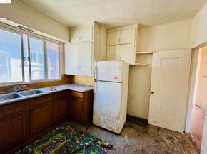 220 International Blvd, Oakland CA 94606