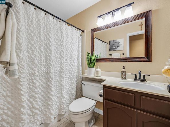 60 Rainbow Cir, Danville CA 94506