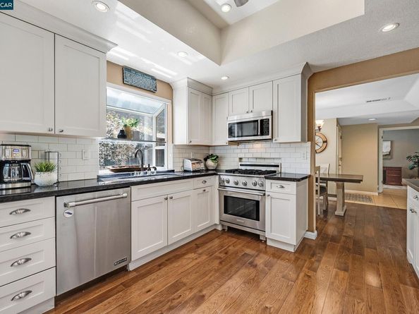 60 Rainbow Cir, Danville CA 94506