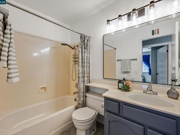 60 Rainbow Cir, Danville CA 94506