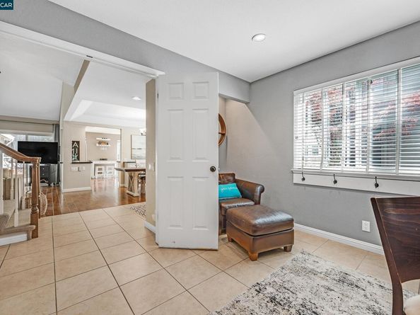 60 Rainbow Cir, Danville CA 94506