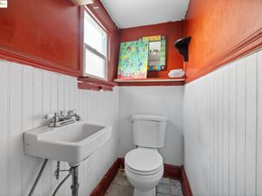 1746 8th St, Oakland CA 94607