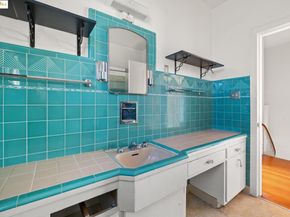 1746 8th St, Oakland CA 94607