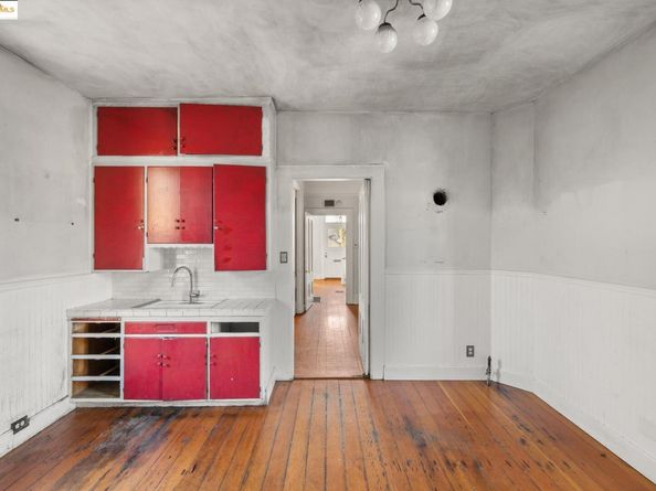 1746 8th St, Oakland CA 94607