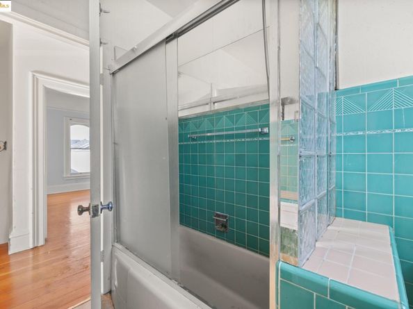 1746 8th St, Oakland CA 94607