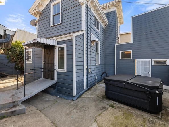 1746 8th St, Oakland CA 94607