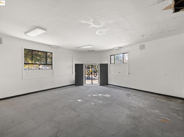 1746 8th St, Oakland CA 94607