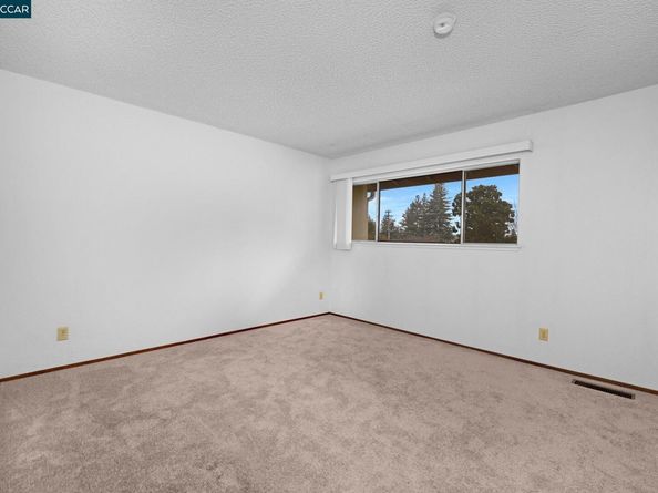 1960 Pomar Way, Walnut Creek CA 94598