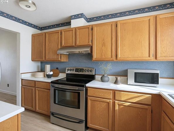 1820 Dalessi Ln, Pinole CA 94564