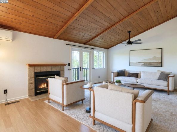 1820 Dalessi Ln, Pinole CA 94564