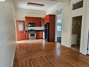 2827 Market, Oakland CA 94608