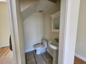 2827 Market, Oakland CA 94608