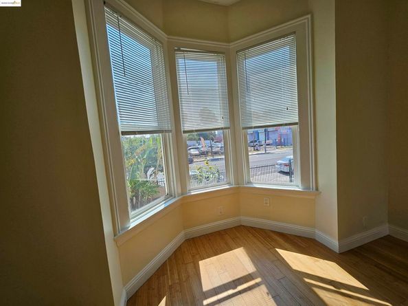 2827 Market, Oakland CA 94608