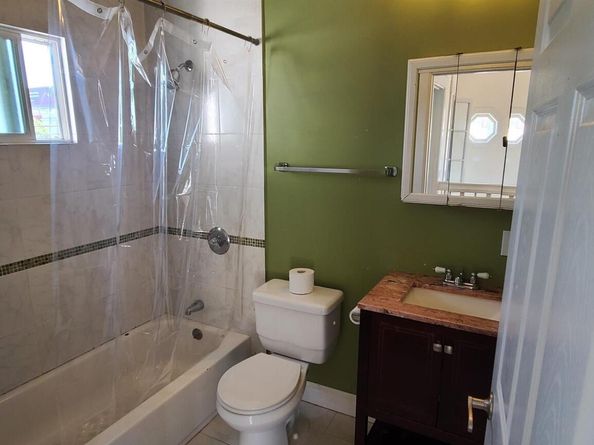 2827 Market, Oakland CA 94608