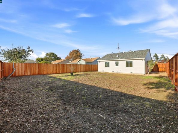 1346 Manor Dr, San Pablo CA 94806