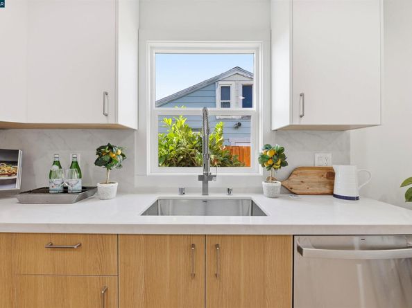 1346 Manor Dr, San Pablo CA 94806