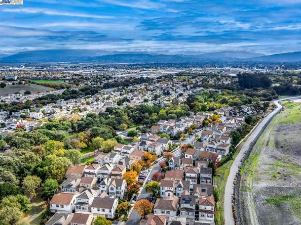 6020 Hillbrook Pl, Dublin CA 94568