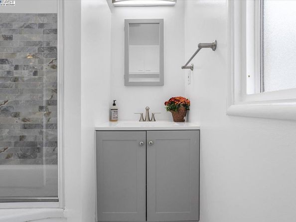 15106 Edgemoor St, San Leandro CA 94579