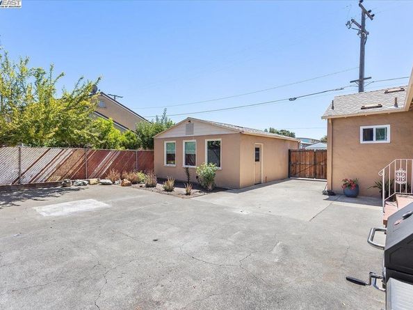 15106 Edgemoor St, San Leandro CA 94579