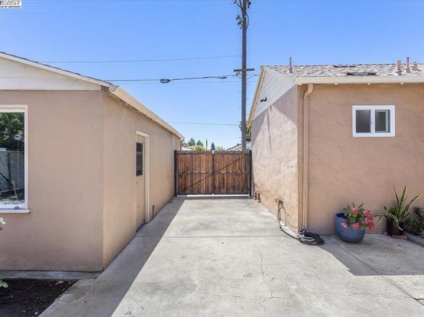 15106 Edgemoor St, San Leandro CA 94579